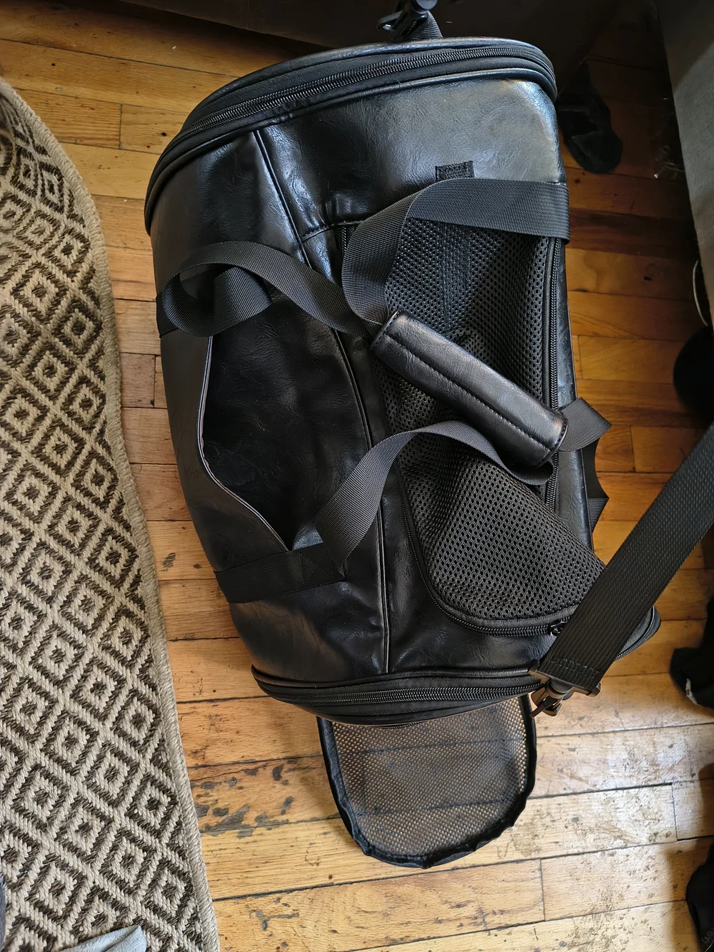 Black Men's Duffel Travel Bag with Shoulder Strap